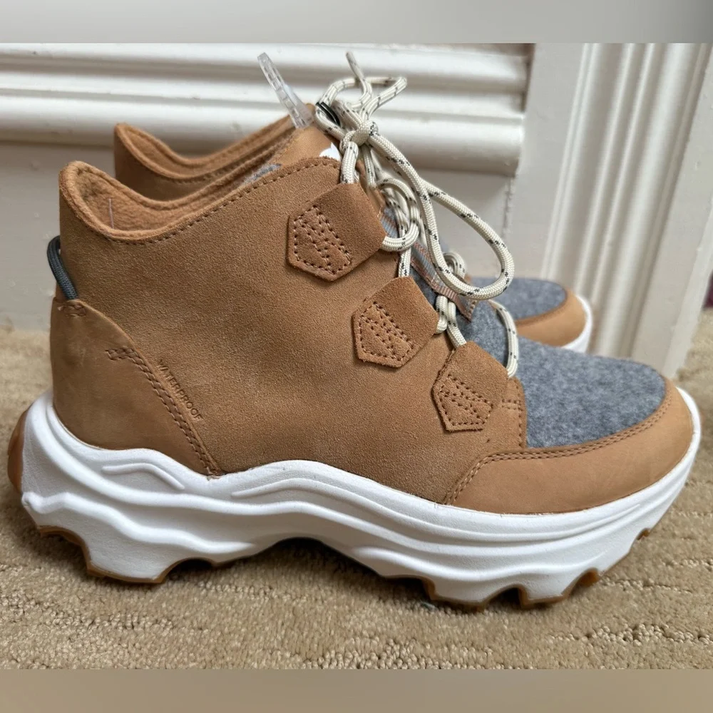 NWOT Sorel Women’s Kinetic Breakthru Caribou Waterproof Boot, Size 7.5 - Picture 2 of 7